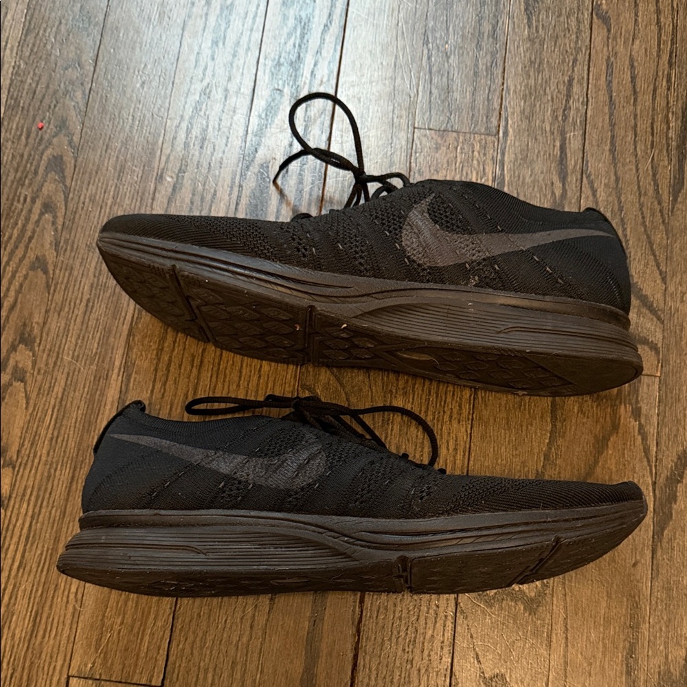 Nike Men's All-Black Flyknit Running Sneakers